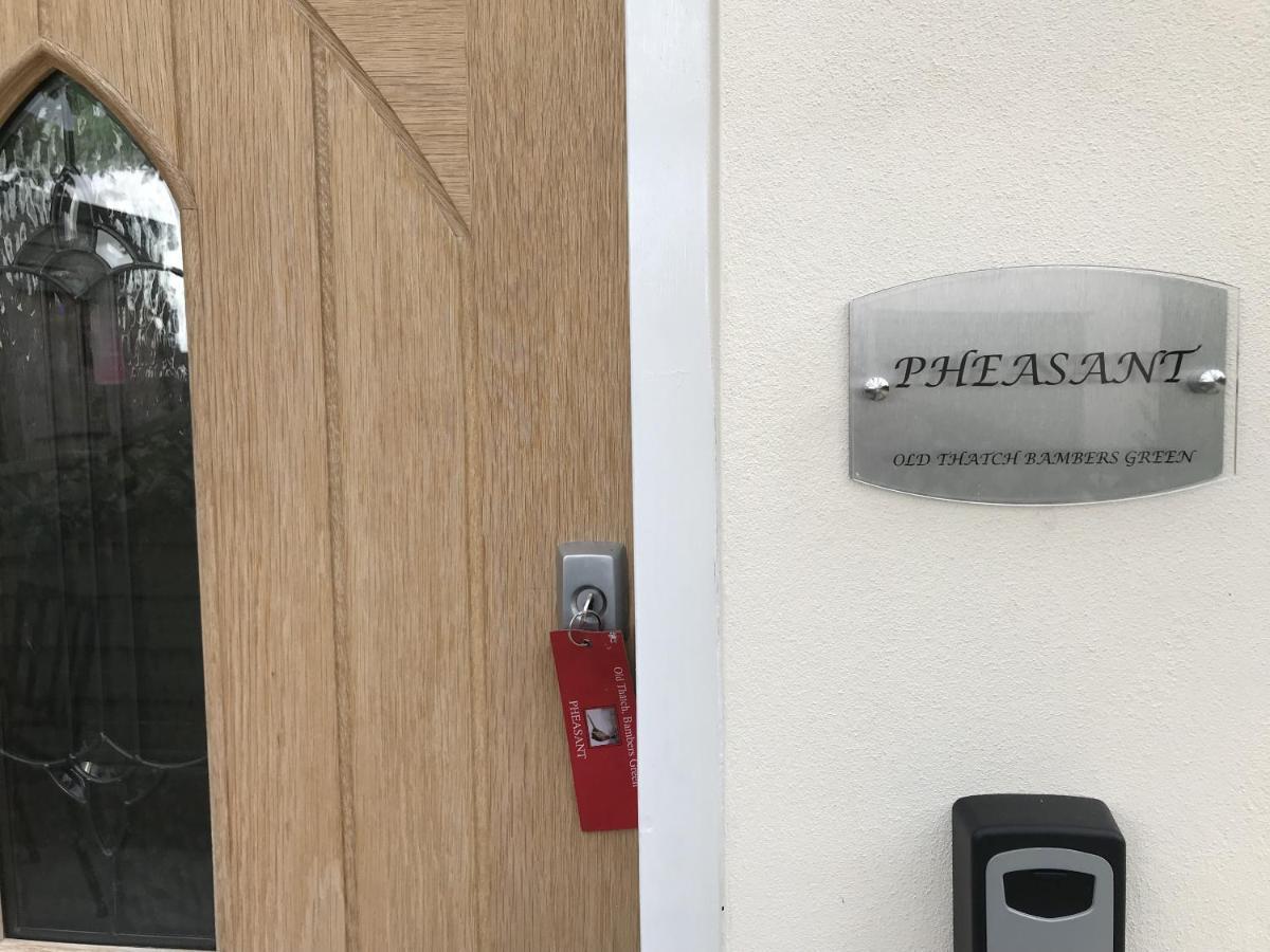 โอลด์ แธช แบมเบอร์ส กรีน Hotel Takeley ภายนอก รูปภาพ